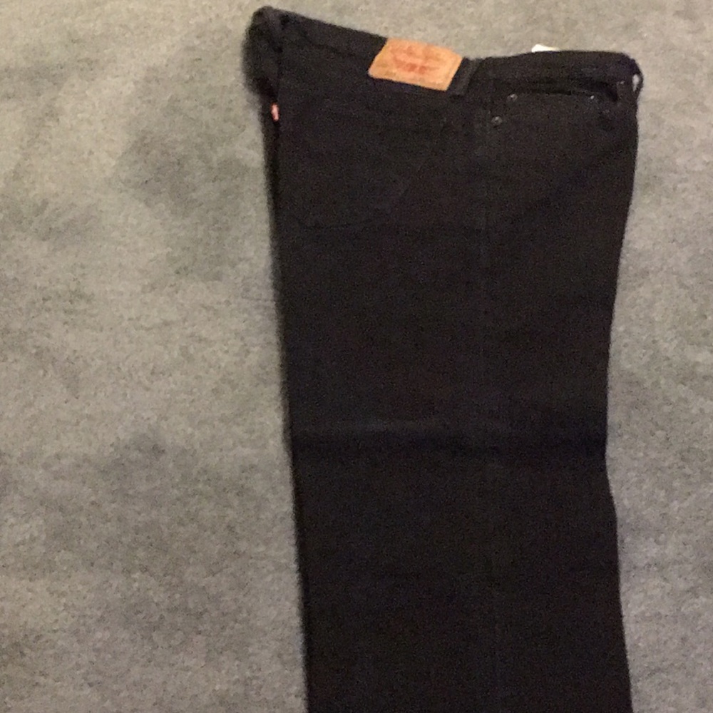 Levi men’s black jeans
